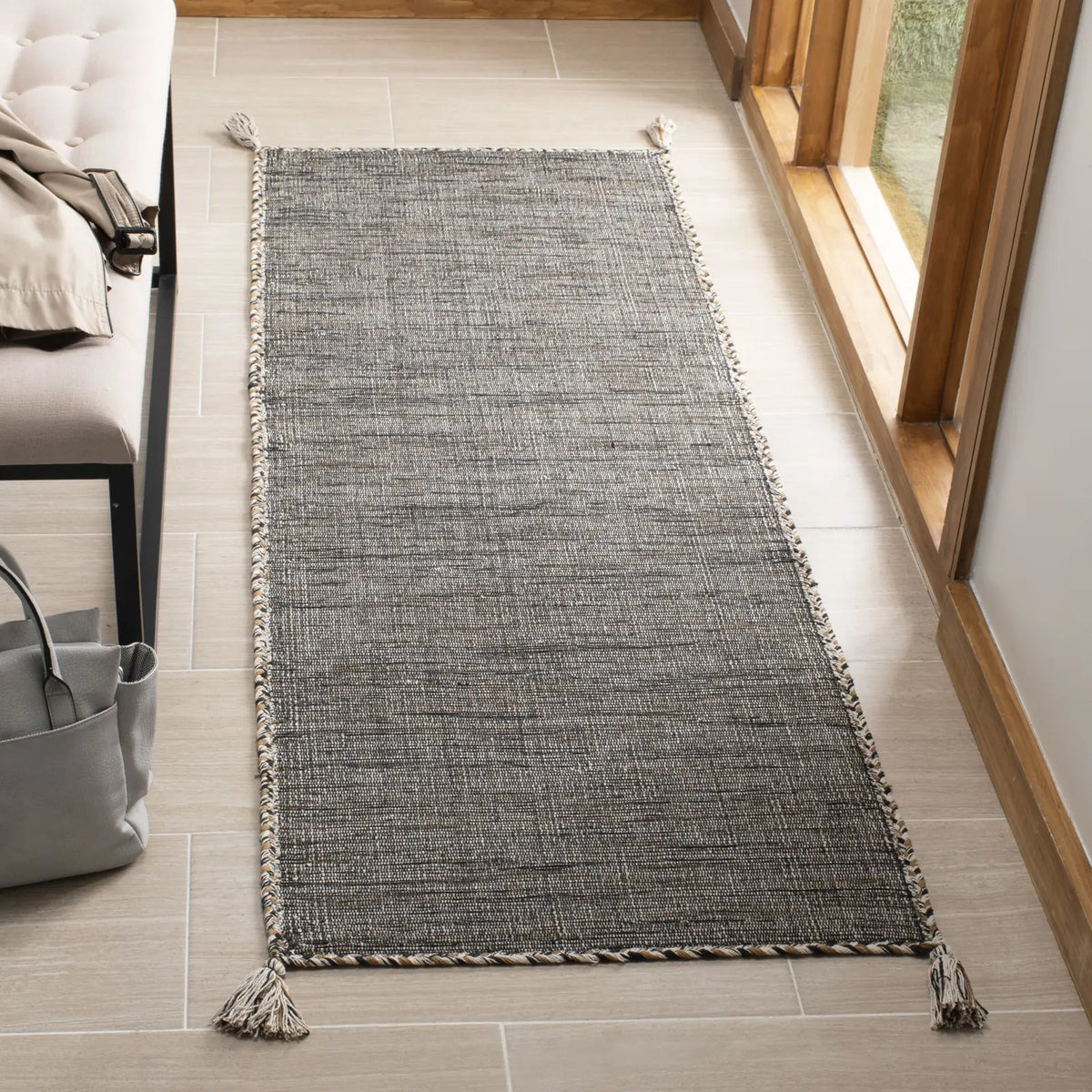 Safavieh Montauk 2'-3" x 10'-0" Rug in Beige / Black