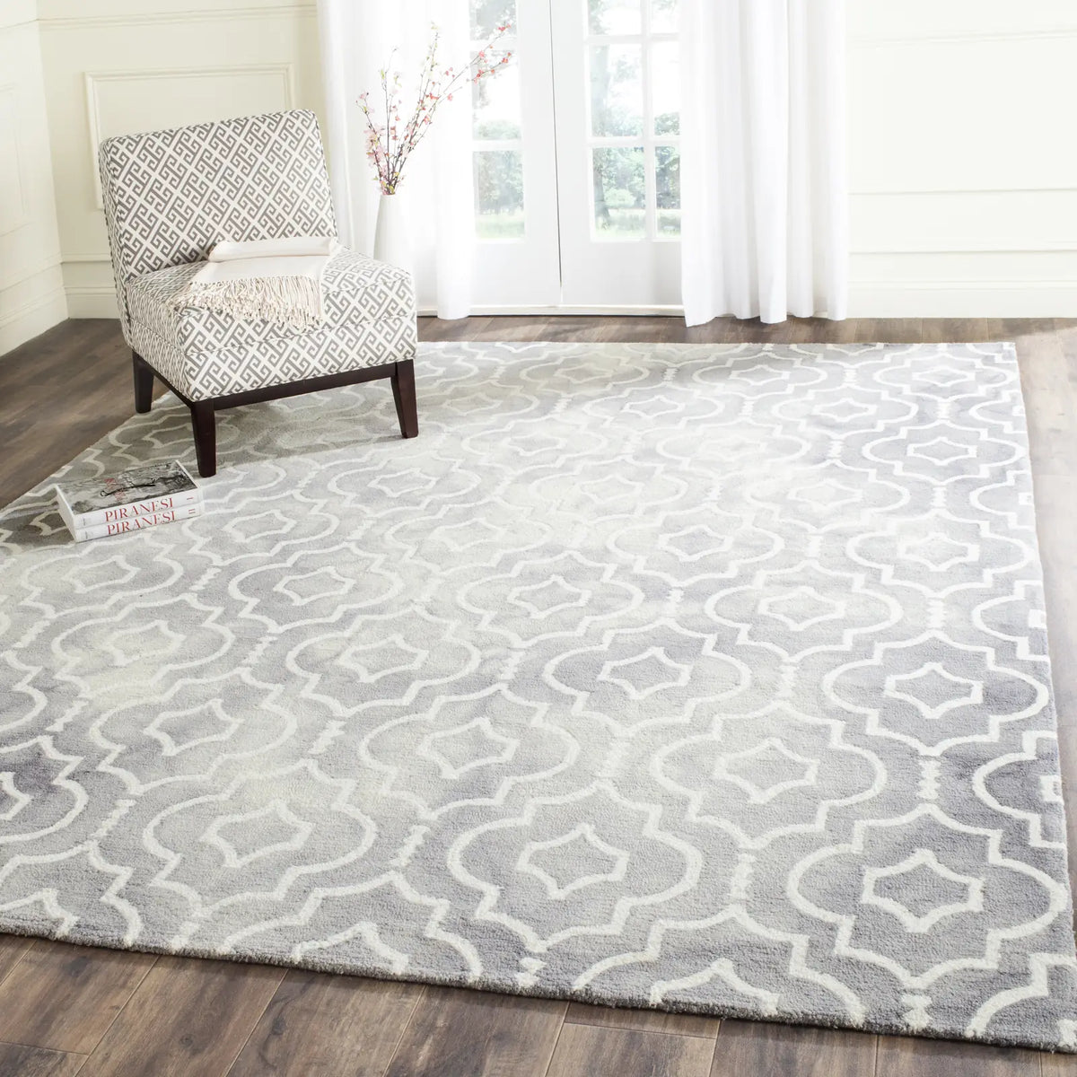 Safavieh Dip Dye 10'-0" x 14'-0" Rug in Grey / Ivory