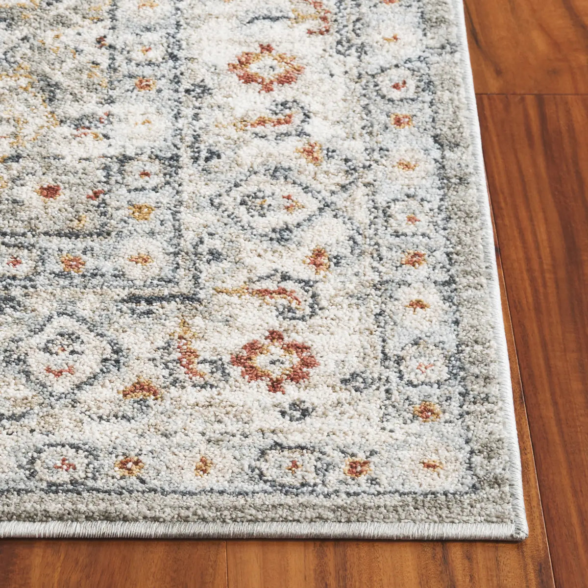 Safavieh Avalon 4'-0" x 6'-0" Rug in Grey / Light Blue