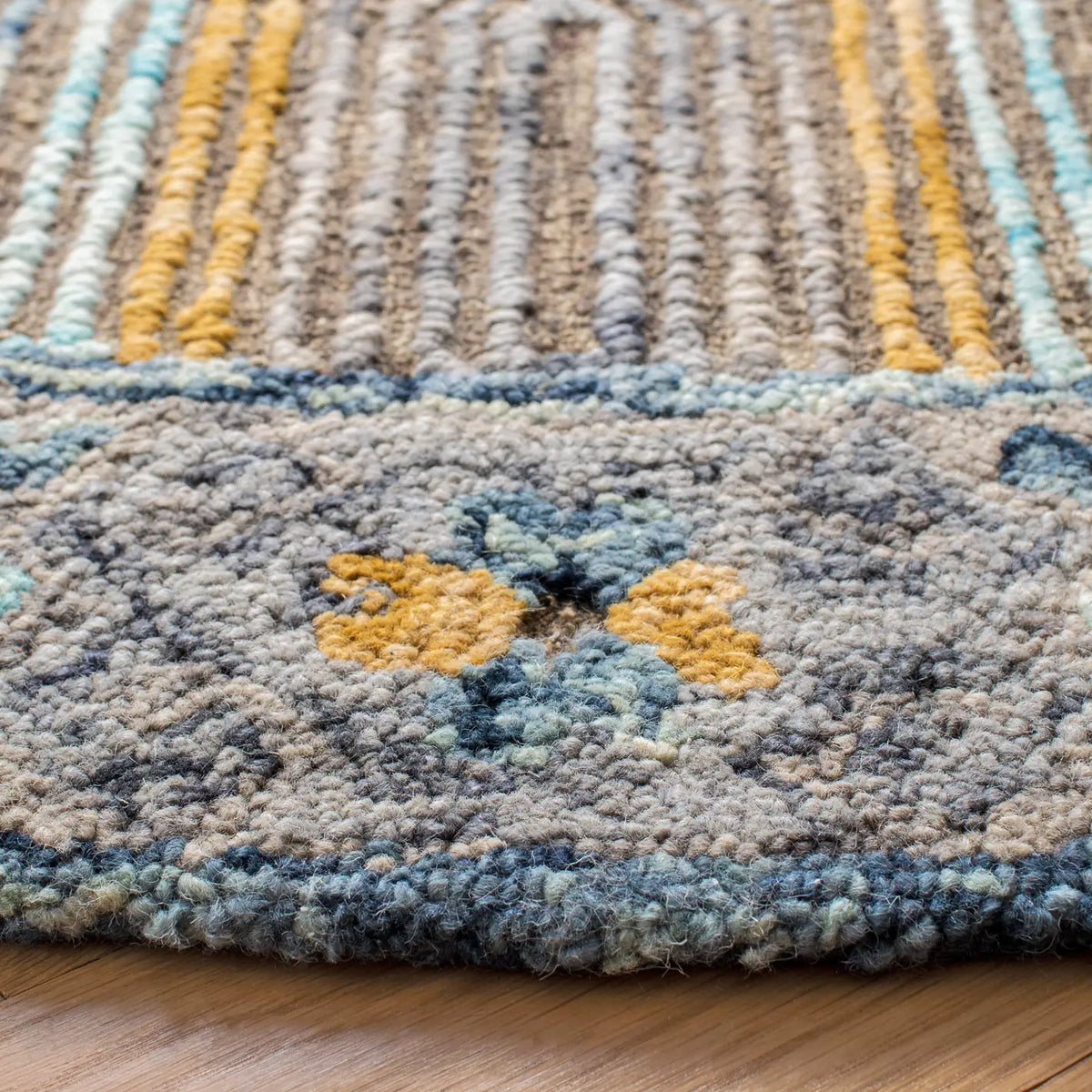 Safavieh Trace 6'-0" x 6'-0" Rug in Grey / Beige