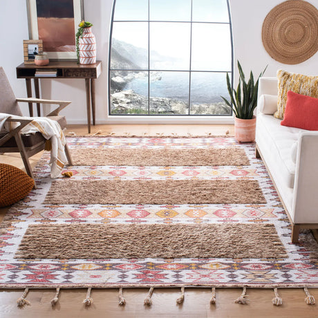 Safavieh Saffron 8'-0" x 10'-0" Rug in Taupe / Ivory