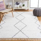 Safavieh Casablanca 4'-0" x 6'-0" Rug in Ivory / Grey