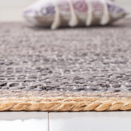 Safavieh Cape Cod 5'-0" x 8'-0" Rug in Light Grey / Natural
