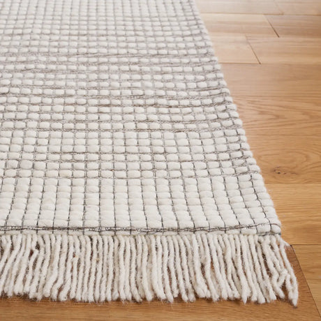 Safavieh Marbella 4'-0" x 6'-0" Rug in Ivory / Dark Brown