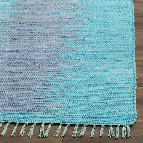 Safavieh Montauk 4'-0" x 6'-0" Rug in Turquoise