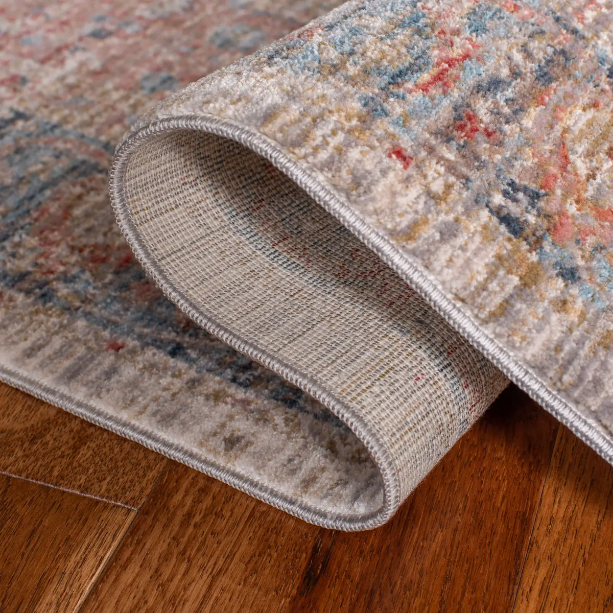 Safavieh Kenitra 600 5'-0" x 8'-0" Rug in Ivory / Pink