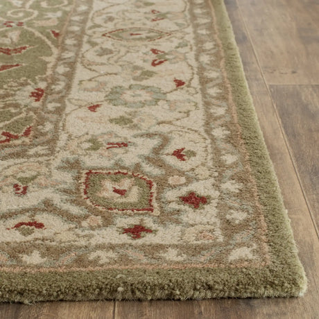 Safavieh Antiquity 4'-0" x 6'-0" Rug in Sage