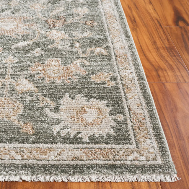 Safavieh Hazel 500 4'-0" x 6'-0" Rug in Green / Beige