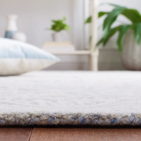 Safavieh Metro 4'-0" x 6'-0" Rug in Blue / Ivory