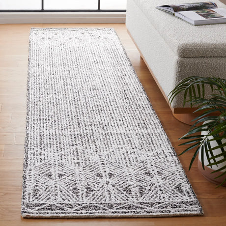 Safavieh Ebony 2'-3" x 9'-0" Rug in Ivory / Black