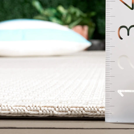 Safavieh Sisal All-Weather 4'-0" x 6'-0" Rug in Ivory