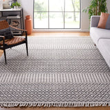 Safavieh Marbella 6'-0" x 9'-0" Rug in Ivory / Black