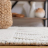 Safavieh Natura 4'-0" x 6'-0" Rug in Ivory / Beige