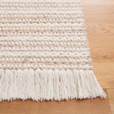 Safavieh Natura 4'-0" x 6'-0" Rug in Taupe / Ivory