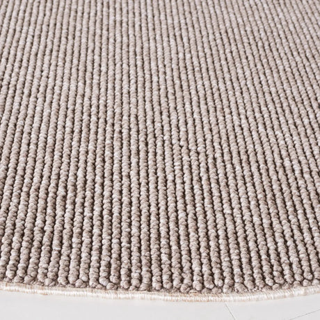 Safavieh Lotus 6'-7" x 6'-7" Rug in Beige / Ivory