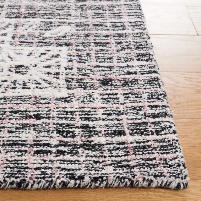 Safavieh Metro 4'-0" x 6'-0" Rug in Black / Ivory