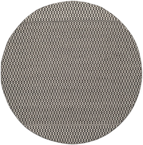 Safavieh Montauk 6'-0" x 6'-0" Rug in Ivory / Black