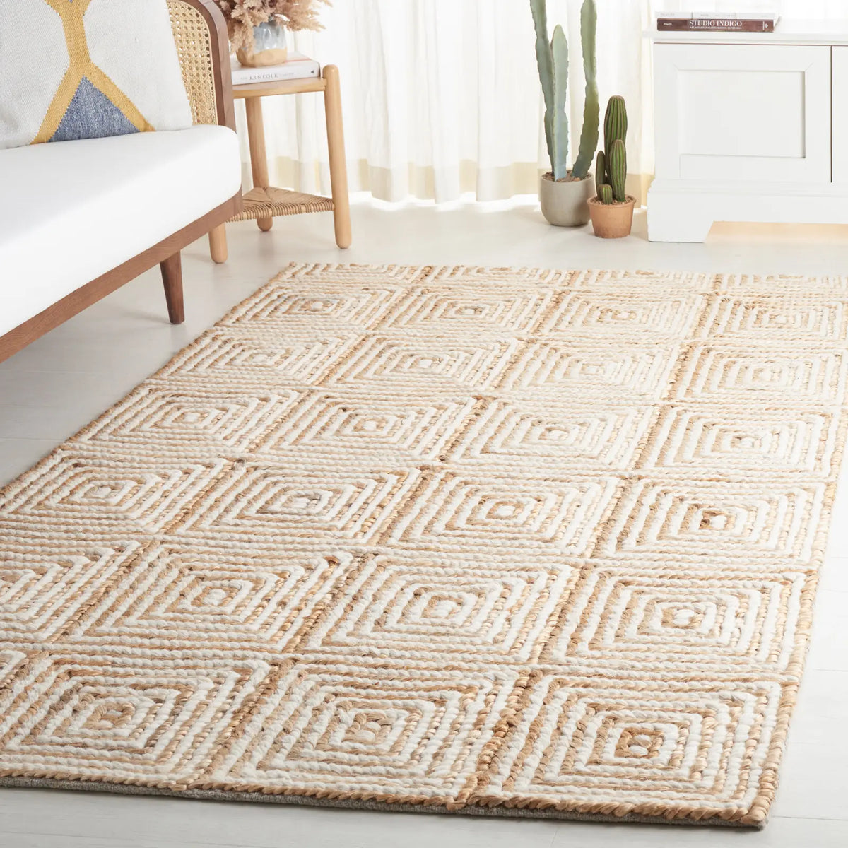 Safavieh Natural Fiber 4'-0" x 6'-0" Rug in Natural / Ivory