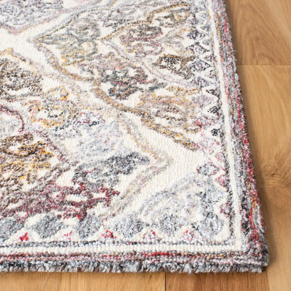 Safavieh Micro-Loop 4'-0" x 6'-0" Rug in Grey / Ivory