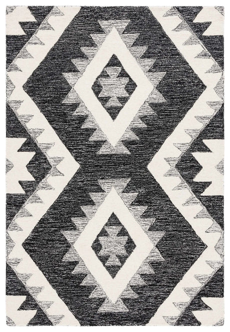 Safavieh Casablanca 4'-0" x 6'-0" Rug in Ivory / Black