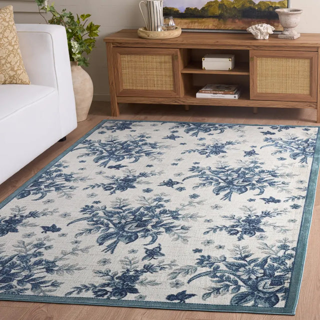Safavieh Aria 5'-0" x 6'-7" Rug in Ivory / Blue