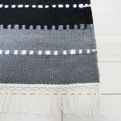 Safavieh Striped Kilim 4'-0" x 6'-0" Rug in Black / Ivory