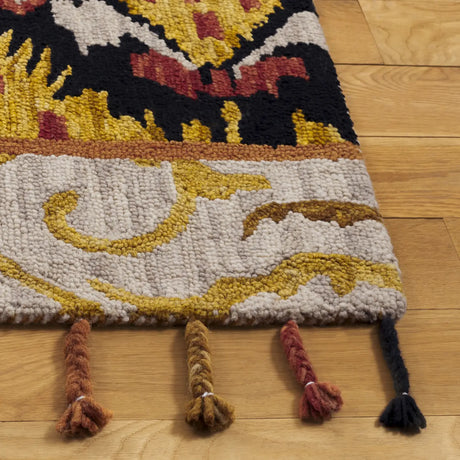 Safavieh Suzani 5'-0" x 8'-0" Rug in Rust / Gold