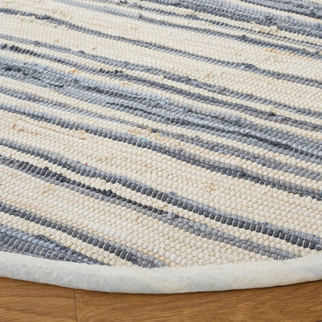 Safavieh Rag Rug 6'-0" x 6'-0" Rug in Ivory / Grey