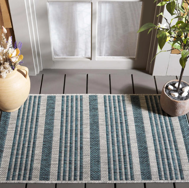 Safavieh Courtyard 2'-0" x 3'-7" Rug in Grey / Blue
