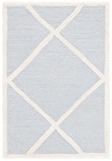 Safavieh Cambridge 2'-0" x 3'-0" Rug in Light Blue / Ivory