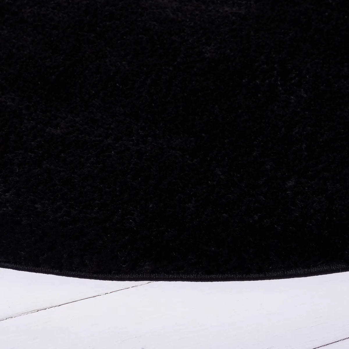Safavieh Tahoe Shag 6'-7" x 6'-7" Rug in Black