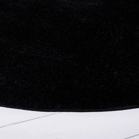 Safavieh Tahoe Shag 6'-7" x 6'-7" Rug in Black