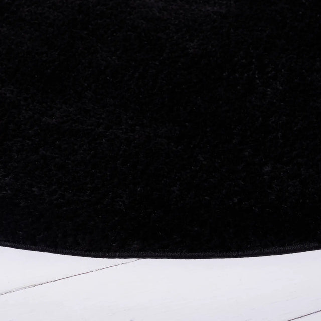 Safavieh Tahoe Shag 6'-7" x 6'-7" Rug in Black