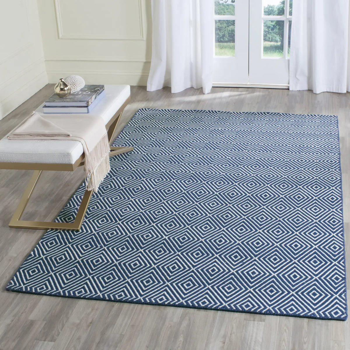 Safavieh Wilton 5'-0" x 8'-0" Rug in Navy / Ivory