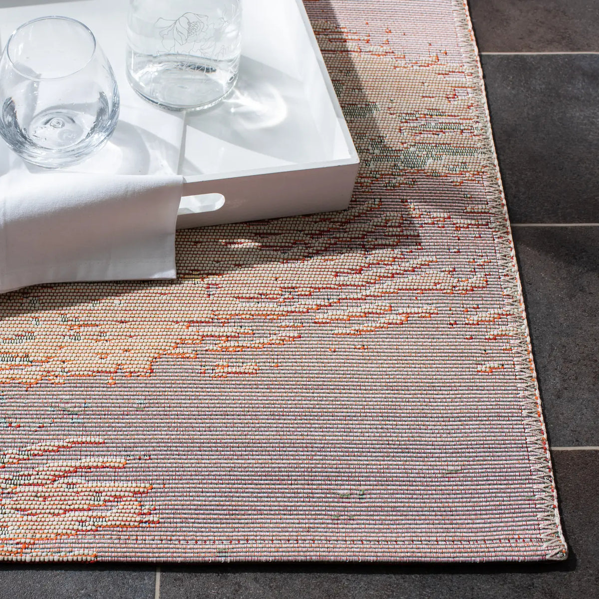 Safavieh Barbados 500 4'-0" x 6'-0" Rug in Light Blue / Pink