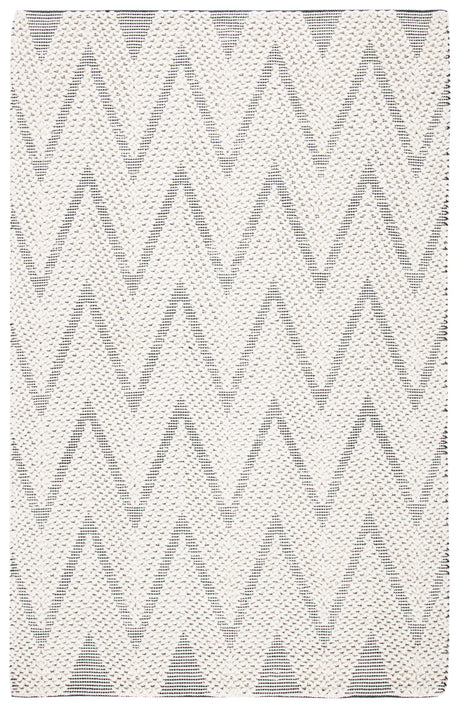 Safavieh Natura 4'-0" x 6'-0" Rug in Ivory / Black