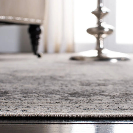 Safavieh Atlas 4'-0" x 5'-7" Rug in Ivory / Grey