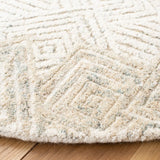 Safavieh Metro 6'-0" x 6'-0" Rug in Beige / Ivory