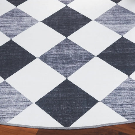 Safavieh Santa Clara 6'-0" x 6'-0" Rug in Ivory / Grey Black