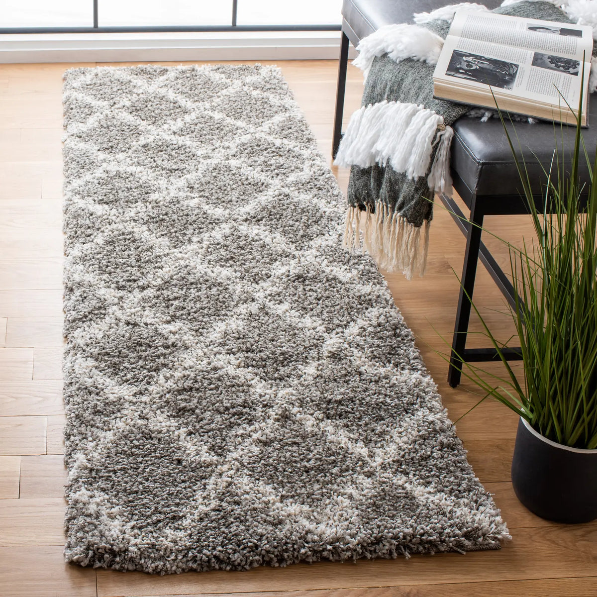Safavieh Hudson Shag 2'-3" x 8'-0" Rug in Grey / Ivory