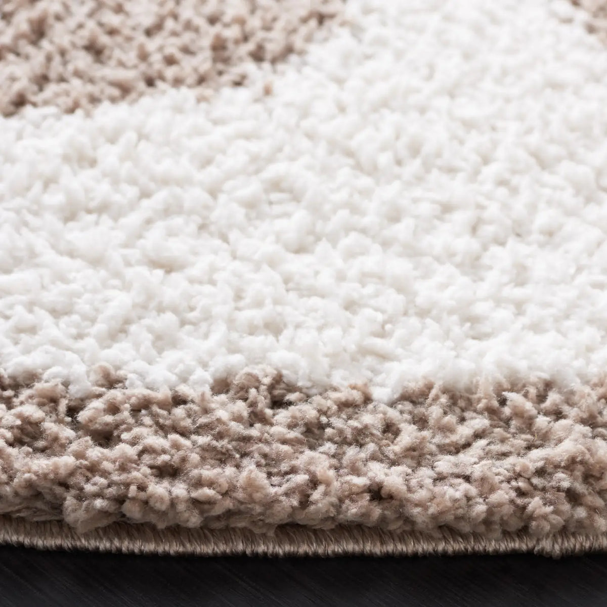 Safavieh Calico Shag 6'-7" x 6'-7" Rug in Ivory / Blue
