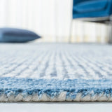 Safavieh Metro 4'-0" x 6'-0" Rug in Ivory / Blue