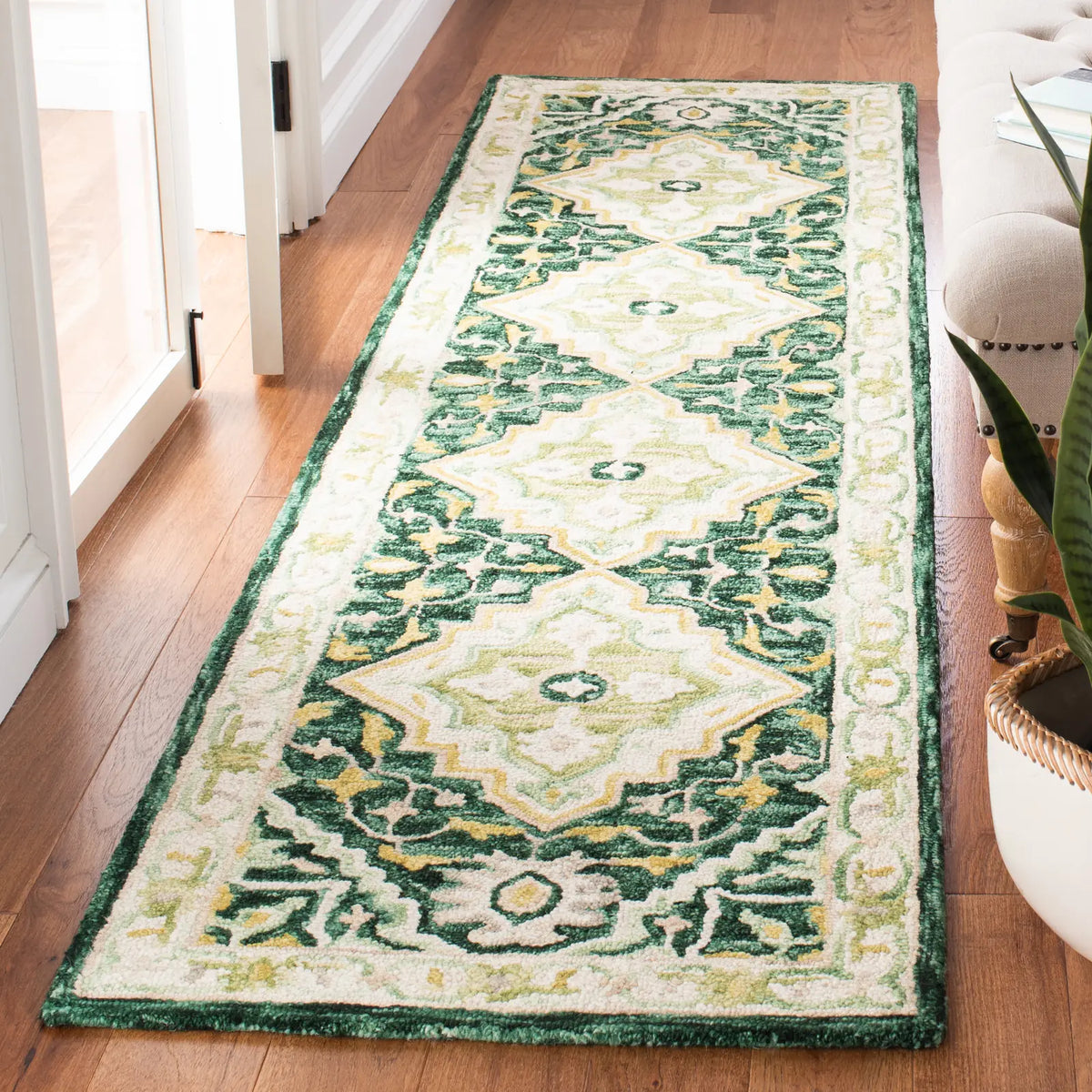 Safavieh Aspen 2'-3" x 9'-0" Rug in Green / Ivory