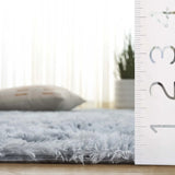 Safavieh Rainbow Shag 4'-0" x 6'-0" Rug in Light Grey