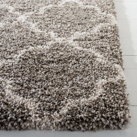 Safavieh Hudson Shag 4'-0" x 6'-0" Rug in Grey / Ivory