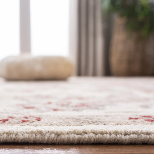 Safavieh Chelsea 5'-3" x 8'-3" Rug in Ivory / Ivory