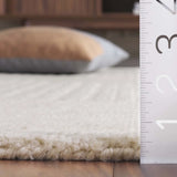 Safavieh Rodeo Drive 4'-0" x 6'-0" Rug in Ivory / Beige
