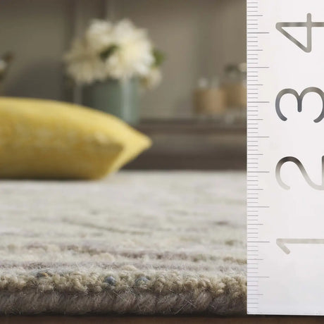 Safavieh Glamour 5'-0" x 8'-0" Rug in Light Blue / Ivory