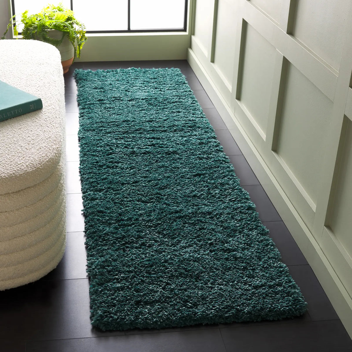 Safavieh Fontana Shag  800 2'-3" x 8'-0" Rug in Dark Green