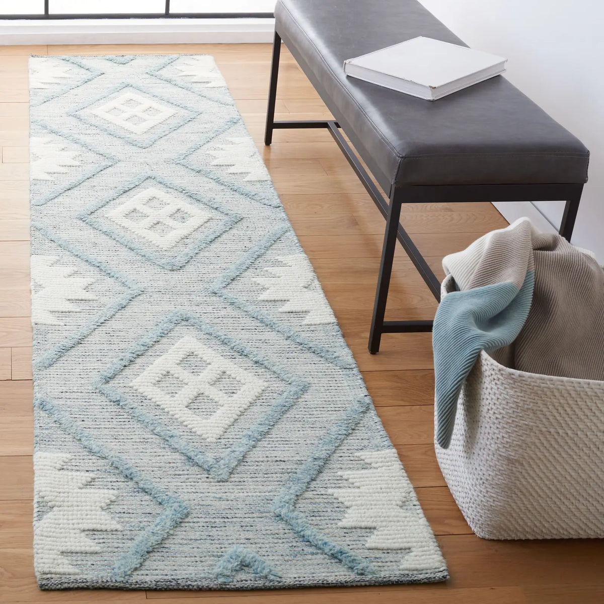 Safavieh Vermont 2'-3" x 9'-0" Rug in Blue / Ivory